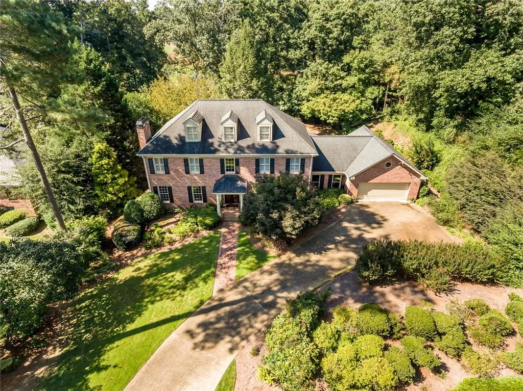 9910 Huntcliff Trace, Sandy Springs, Georgia 30350, 4 Bedrooms Bedrooms, ,4 BathroomsBathrooms,Residential,Sold,9910 Huntcliff Trace,6991112