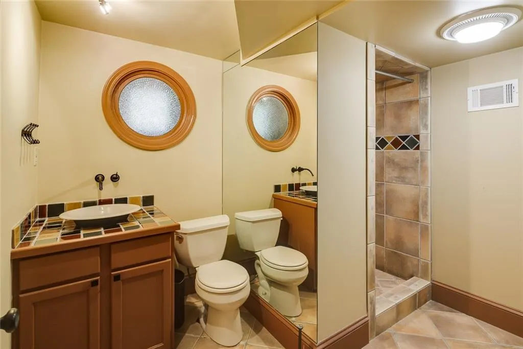 9910 Huntcliff Trace, Sandy Springs, Georgia 30350, 4 Bedrooms Bedrooms, ,4 BathroomsBathrooms,Residential,Sold,9910 Huntcliff Trace,6991112