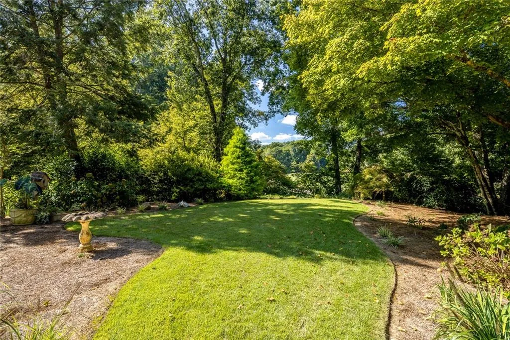 9910 Huntcliff Trace, Sandy Springs, Georgia 30350, 4 Bedrooms Bedrooms, ,4 BathroomsBathrooms,Residential,Sold,9910 Huntcliff Trace,6991112