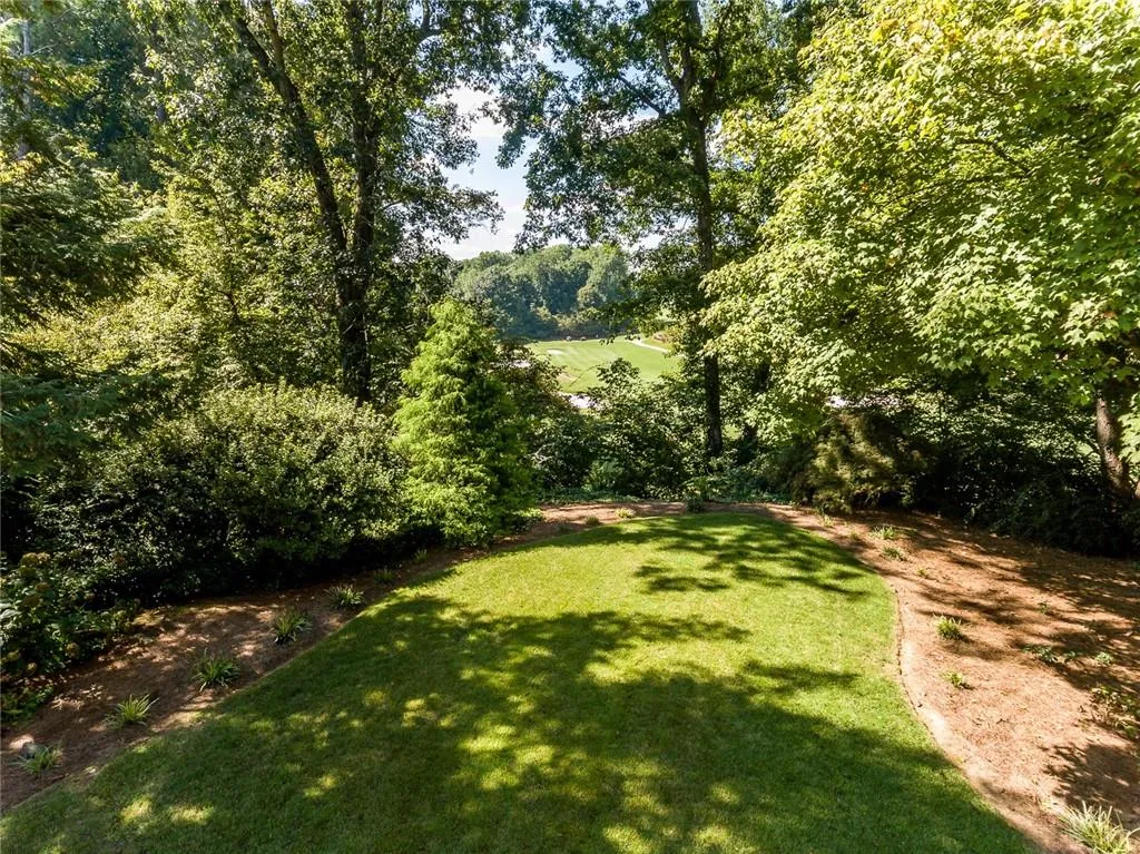 9910 Huntcliff Trace, Sandy Springs, Georgia 30350, 4 Bedrooms Bedrooms, ,4 BathroomsBathrooms,Residential,Sold,9910 Huntcliff Trace,6991112