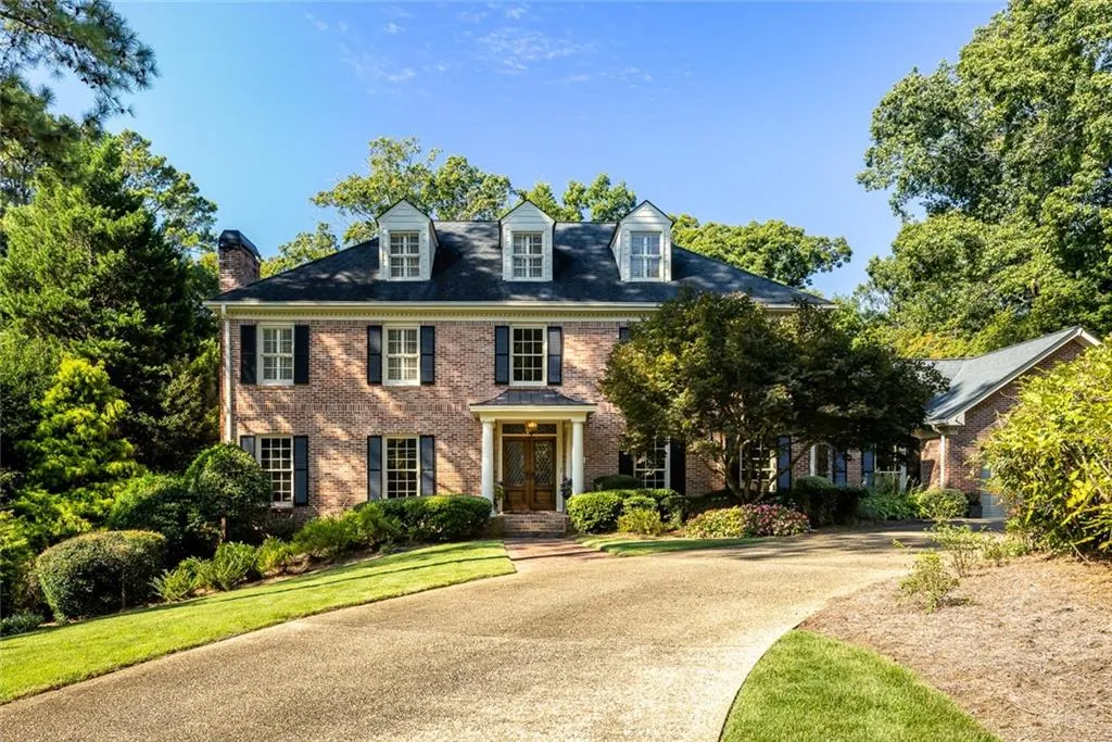 9910 Huntcliff Trace, Sandy Springs, Georgia 30350, 4 Bedrooms Bedrooms, ,4 BathroomsBathrooms,Residential,Sold,9910 Huntcliff Trace,6991112