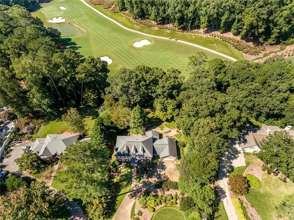 9910 Huntcliff Trace, Sandy Springs, Georgia 30350, 4 Bedrooms Bedrooms, ,4 BathroomsBathrooms,Residential,Sold,9910 Huntcliff Trace,6991112