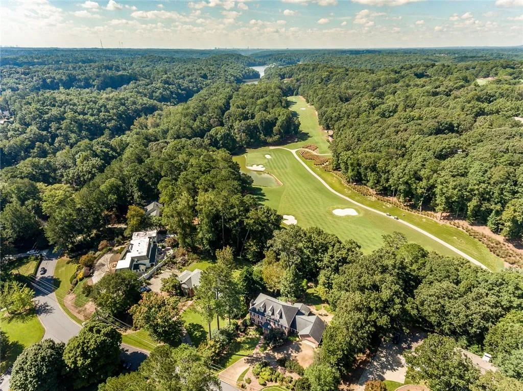 9910 Huntcliff Trace, Sandy Springs, Georgia 30350, 4 Bedrooms Bedrooms, ,4 BathroomsBathrooms,Residential,Sold,9910 Huntcliff Trace,6991112