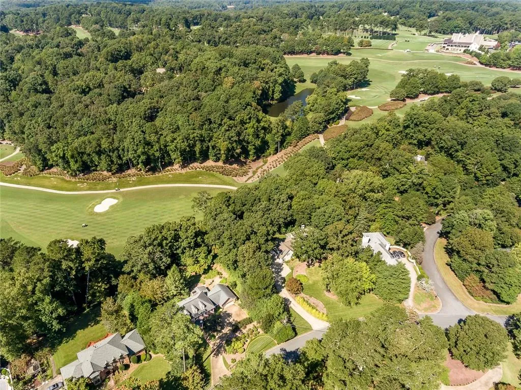 9910 Huntcliff Trace, Sandy Springs, Georgia 30350, 4 Bedrooms Bedrooms, ,4 BathroomsBathrooms,Residential,Sold,9910 Huntcliff Trace,6991112