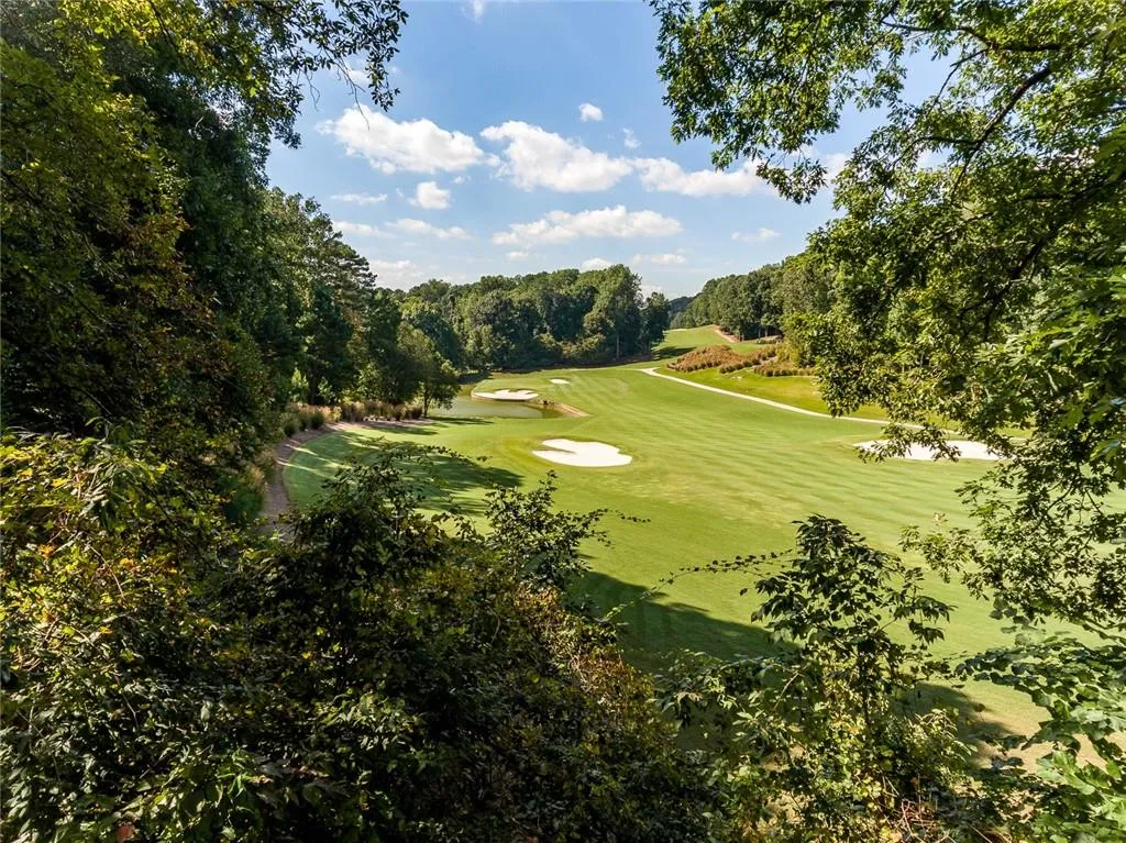 9910 Huntcliff Trace, Sandy Springs, Georgia 30350, 4 Bedrooms Bedrooms, ,4 BathroomsBathrooms,Residential,Sold,9910 Huntcliff Trace,6991112
