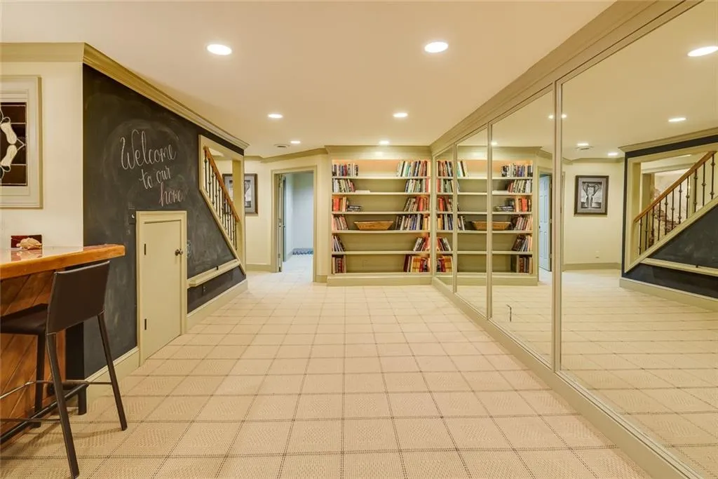 9910 Huntcliff Trace, Sandy Springs, Georgia 30350, 4 Bedrooms Bedrooms, ,4 BathroomsBathrooms,Residential,Sold,9910 Huntcliff Trace,6991112