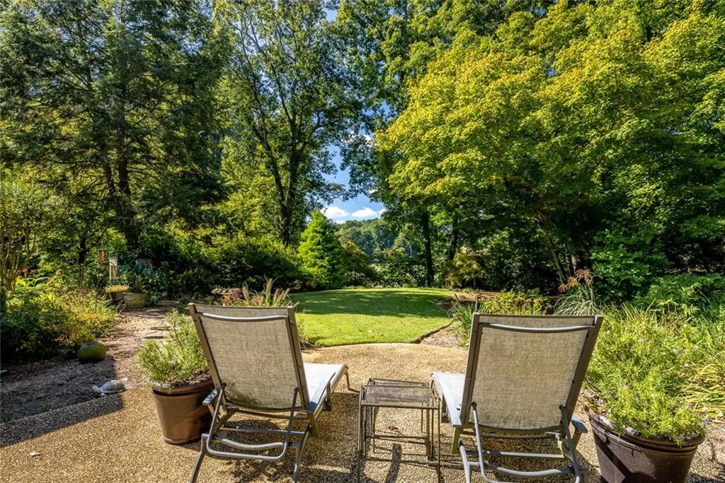 9910 Huntcliff Trace, Sandy Springs, Georgia 30350, 4 Bedrooms Bedrooms, ,4 BathroomsBathrooms,Residential,Sold,9910 Huntcliff Trace,6991112