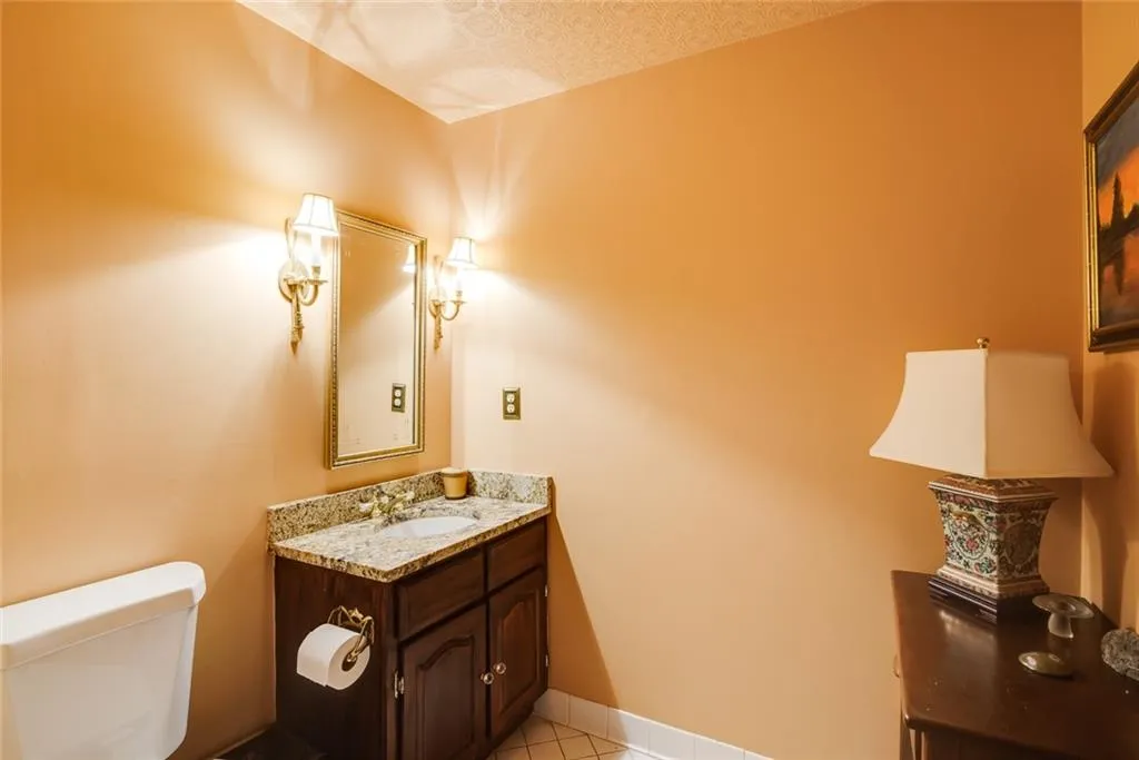 9910 Huntcliff Trace, Sandy Springs, Georgia 30350, 4 Bedrooms Bedrooms, ,4 BathroomsBathrooms,Residential,Sold,9910 Huntcliff Trace,6991112