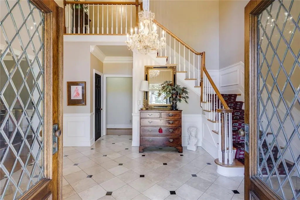 9910 Huntcliff Trace, Sandy Springs, Georgia 30350, 4 Bedrooms Bedrooms, ,4 BathroomsBathrooms,Residential,Sold,9910 Huntcliff Trace,6991112