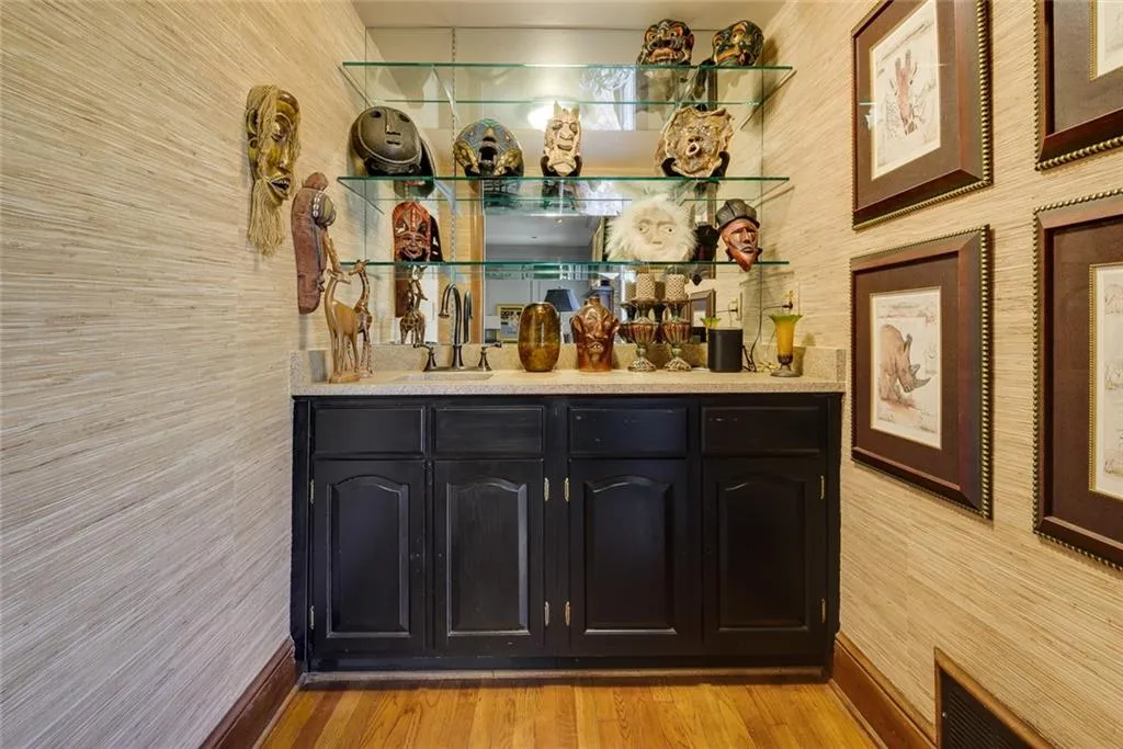 9910 Huntcliff Trace, Sandy Springs, Georgia 30350, 4 Bedrooms Bedrooms, ,4 BathroomsBathrooms,Residential,Sold,9910 Huntcliff Trace,6991112