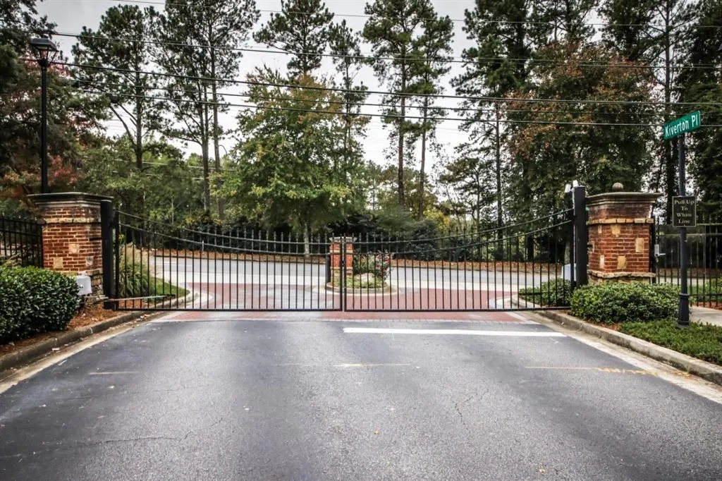 587 Kandell Court, Sandy Springs, Georgia 30350, 3 Bedrooms Bedrooms, ,3 BathroomsBathrooms,Residential,Sold,587 Kandell Court,6637100