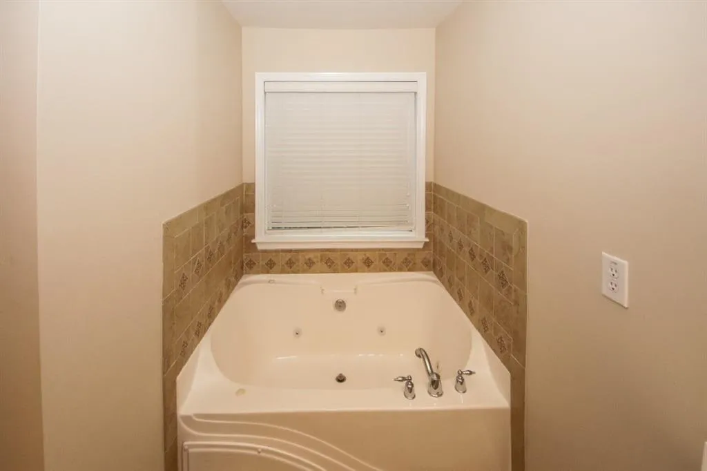 587 Kandell Court, Sandy Springs, Georgia 30350, 3 Bedrooms Bedrooms, ,3 BathroomsBathrooms,Residential,Sold,587 Kandell Court,6637100