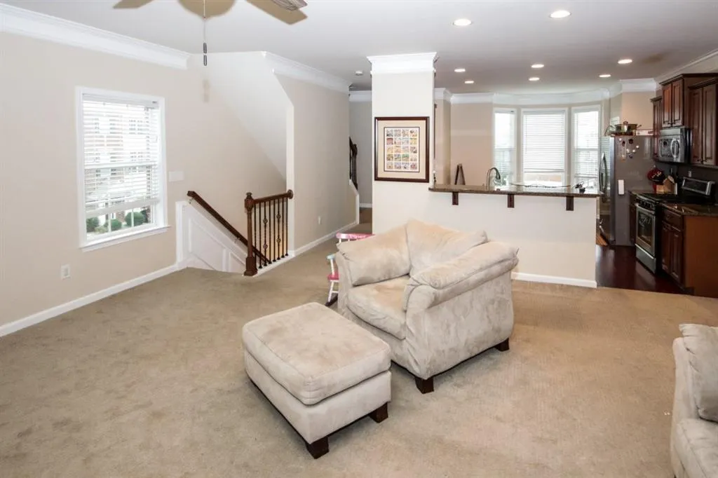 587 Kandell Court, Sandy Springs, Georgia 30350, 3 Bedrooms Bedrooms, ,3 BathroomsBathrooms,Residential,Sold,587 Kandell Court,6637100