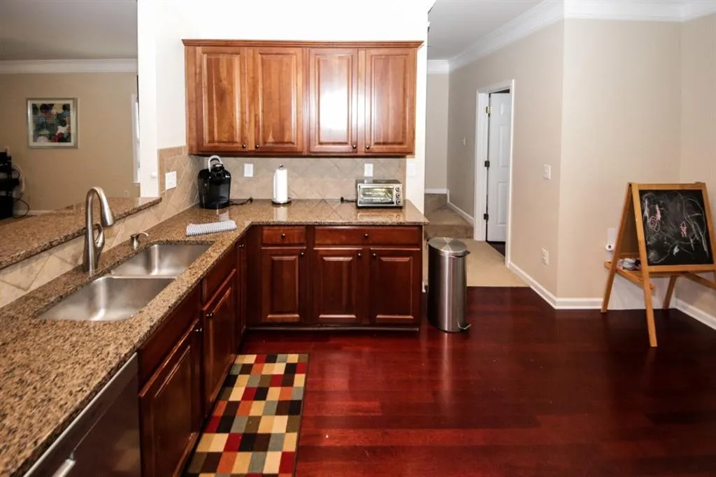 587 Kandell Court, Sandy Springs, Georgia 30350, 3 Bedrooms Bedrooms, ,3 BathroomsBathrooms,Residential,Sold,587 Kandell Court,6637100