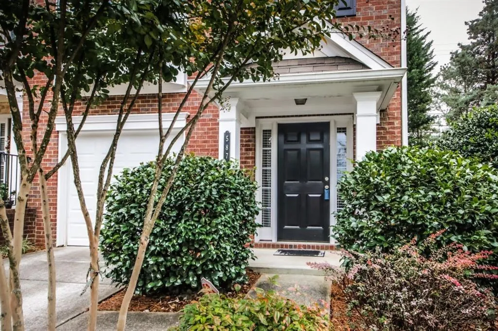 587 Kandell Court, Sandy Springs, Georgia 30350, 3 Bedrooms Bedrooms, ,3 BathroomsBathrooms,Residential,Sold,587 Kandell Court,6637100