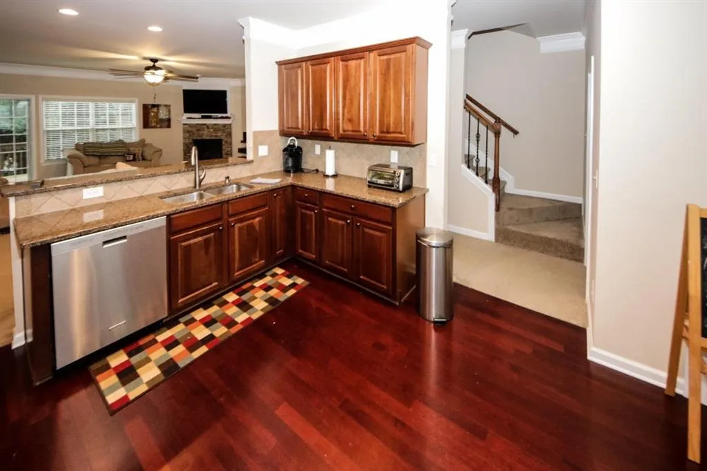 587 Kandell Court, Sandy Springs, Georgia 30350, 3 Bedrooms Bedrooms, ,3 BathroomsBathrooms,Residential,Sold,587 Kandell Court,6637100