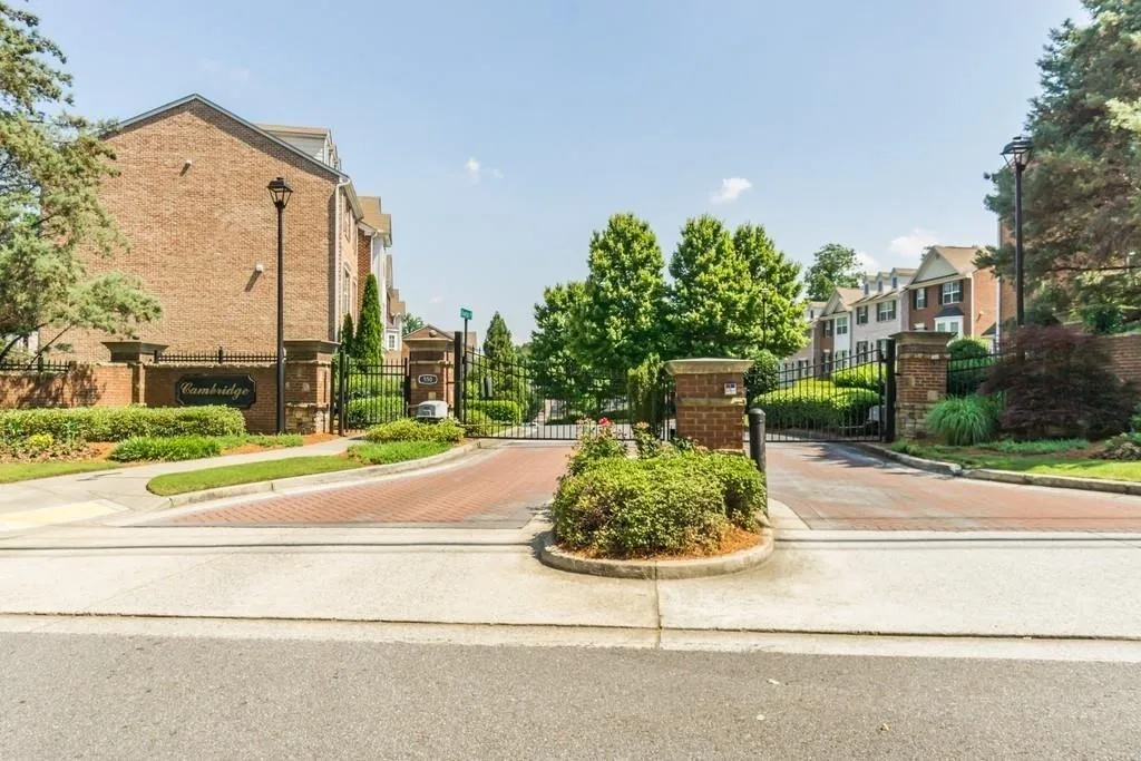 587 Kandell Court, Sandy Springs, Georgia 30350, 3 Bedrooms Bedrooms, ,3 BathroomsBathrooms,Residential,Sold,587 Kandell Court,6637100
