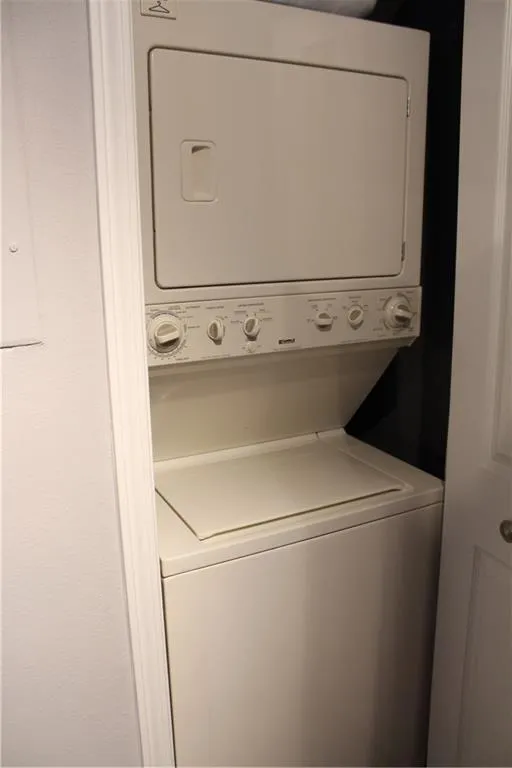 6940 Roswell Road Unit 22d, Atlanta, Georgia 30328, 2 Bedrooms Bedrooms, ,1 BathroomBathrooms,Residential,Sold,6940 Roswell Road Unit 22d,5727051