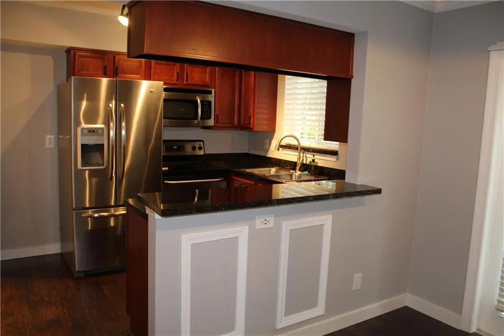 6940 Roswell Road Unit 22d, Atlanta, Georgia 30328, 2 Bedrooms Bedrooms, ,1 BathroomBathrooms,Residential,Sold,6940 Roswell Road Unit 22d,5727051