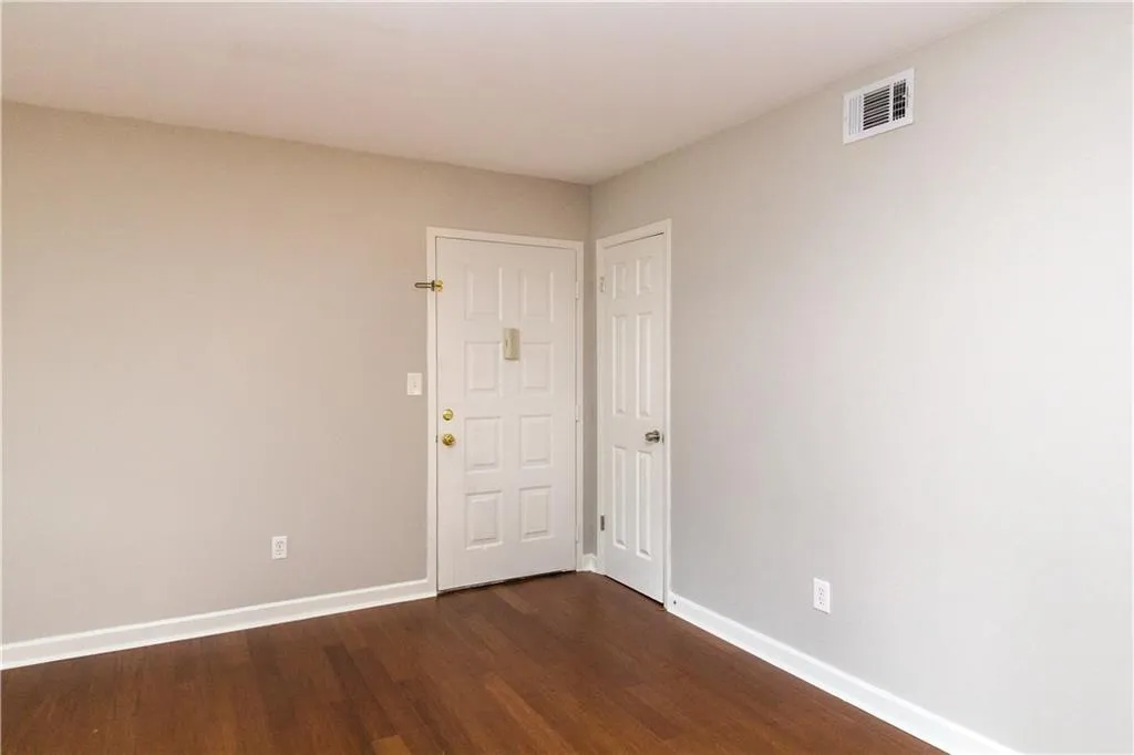 8004 Wingate Way, Sandy Springs, Georgia 30350, 1 Bedroom Bedrooms, ,1 BathroomBathrooms,Residential,Sold,8004 Wingate Way,5804510