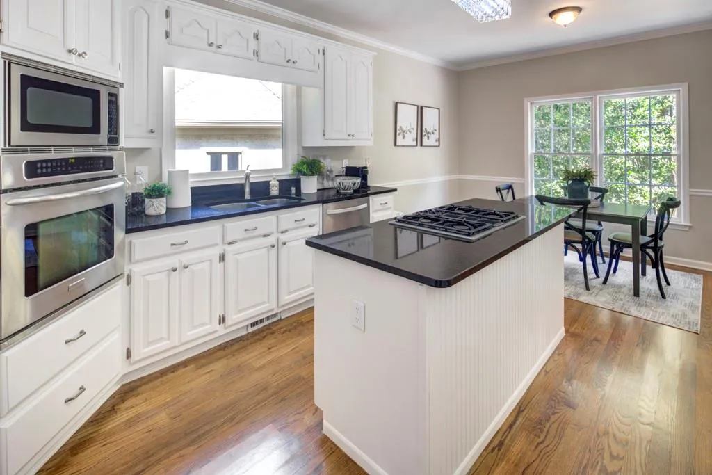 2059 Howell Mill Road Nw, Atlanta, Georgia 30318, 4 Bedrooms Bedrooms, ,3 BathroomsBathrooms,Residential,For Sale,2059 Howell Mill Road Nw,7588282