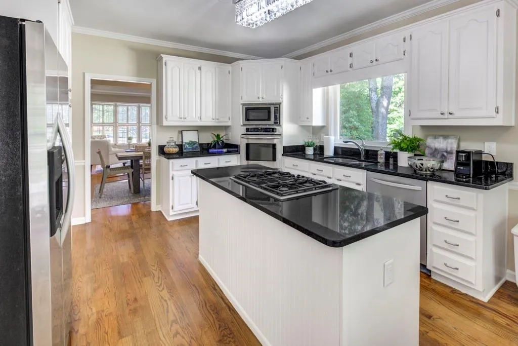 2059 Howell Mill Road Nw, Atlanta, Georgia 30318, 4 Bedrooms Bedrooms, ,3 BathroomsBathrooms,Residential,For Sale,2059 Howell Mill Road Nw,7588282