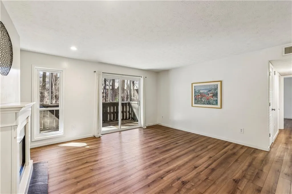 1503 Woodcliff Drive Ne, Atlanta, Georgia 30350, 2 Bedrooms Bedrooms, ,1 BathroomBathrooms,Residential,Sold,1503 Woodcliff Drive Ne,7719302