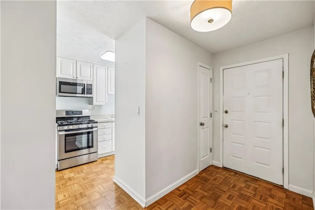 1503 Woodcliff Drive Ne, Atlanta, Georgia 30350, 2 Bedrooms Bedrooms, ,1 BathroomBathrooms,Residential,Sold,1503 Woodcliff Drive Ne,7719302