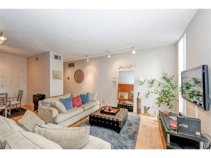3060 Pharr Court N Unit 313, Atlanta, Georgia 30305, 2 Bedrooms Bedrooms, ,1 BathroomBathrooms,Residential,Sold,3060 Pharr Court N Unit 313,5806692
