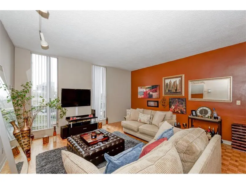 3060 Pharr Court N Unit 313, Atlanta, Georgia 30305, 2 Bedrooms Bedrooms, ,1 BathroomBathrooms,Residential,Sold,3060 Pharr Court N Unit 313,5806692