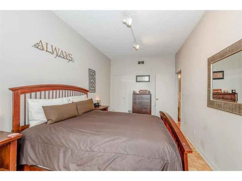 3060 Pharr Court N Unit 313, Atlanta, Georgia 30305, 2 Bedrooms Bedrooms, ,1 BathroomBathrooms,Residential,Sold,3060 Pharr Court N Unit 313,5806692