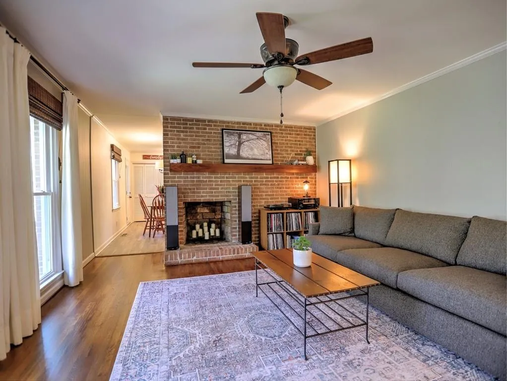 52 Brandon Ridge Drive, Sandy Springs, Georgia 30350, 3 Bedrooms Bedrooms, ,2 BathroomsBathrooms,Residential,Sold,52 Brandon Ridge Drive,6987445