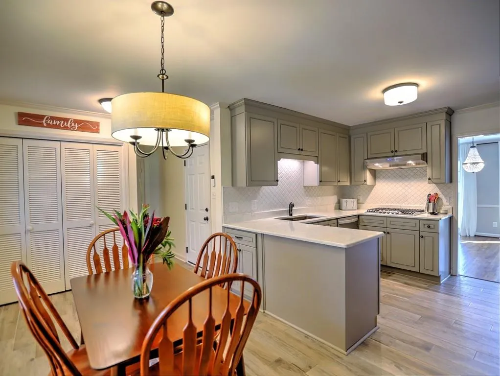 52 Brandon Ridge Drive, Sandy Springs, Georgia 30350, 3 Bedrooms Bedrooms, ,2 BathroomsBathrooms,Residential,Sold,52 Brandon Ridge Drive,6987445