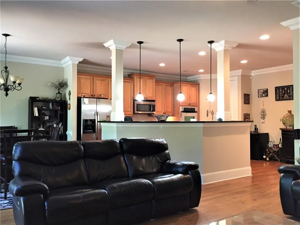 7880 Glisten Avenue, Sandy Springs, Georgia 30328, 3 Bedrooms Bedrooms, ,2 BathroomsBathrooms,Residential,Sold,7880 Glisten Avenue,6627631