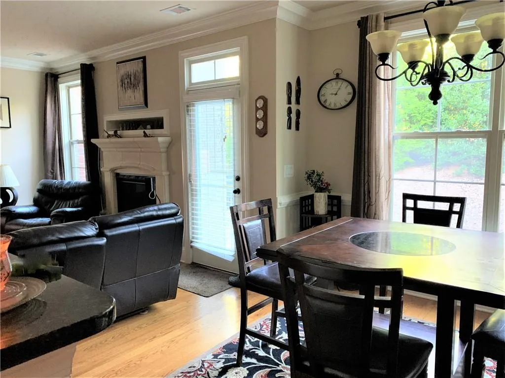 7880 Glisten Avenue, Sandy Springs, Georgia 30328, 3 Bedrooms Bedrooms, ,2 BathroomsBathrooms,Residential,Sold,7880 Glisten Avenue,6627631