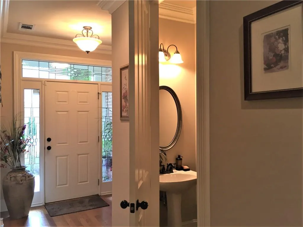 7880 Glisten Avenue, Sandy Springs, Georgia 30328, 3 Bedrooms Bedrooms, ,2 BathroomsBathrooms,Residential,Sold,7880 Glisten Avenue,6627631