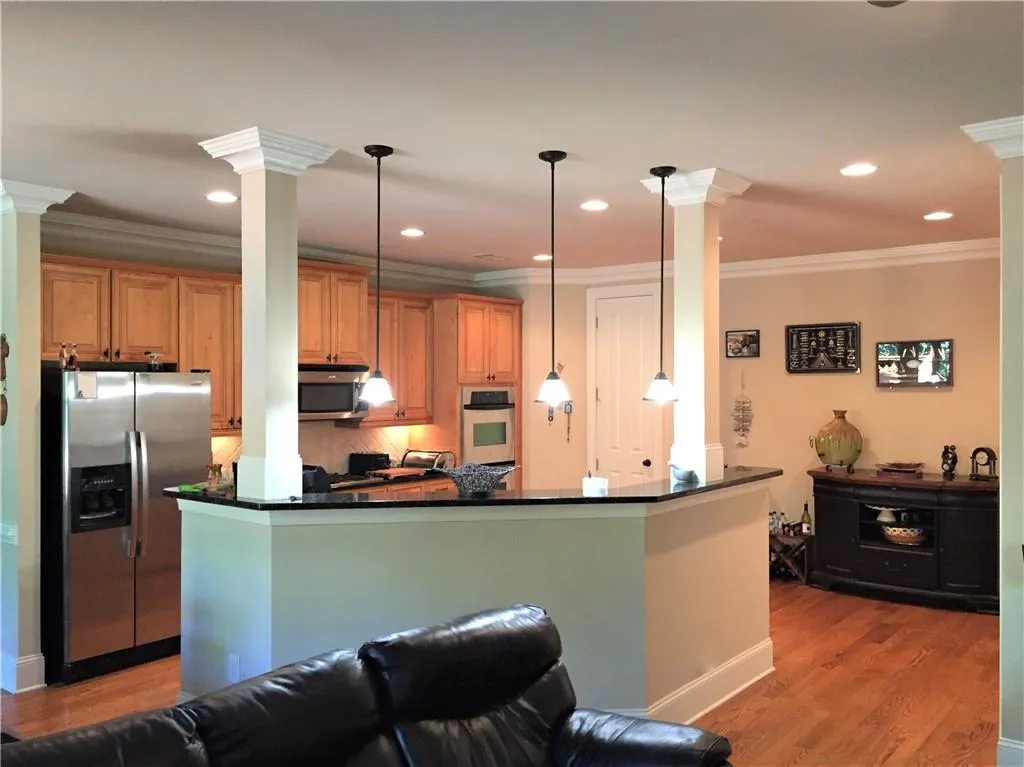 7880 Glisten Avenue, Sandy Springs, Georgia 30328, 3 Bedrooms Bedrooms, ,2 BathroomsBathrooms,Residential,Sold,7880 Glisten Avenue,6627631