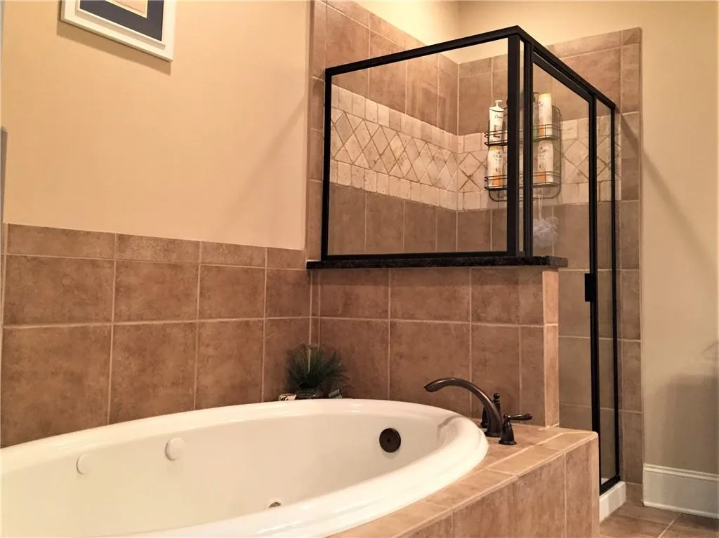 7880 Glisten Avenue, Sandy Springs, Georgia 30328, 3 Bedrooms Bedrooms, ,2 BathroomsBathrooms,Residential,Sold,7880 Glisten Avenue,6627631