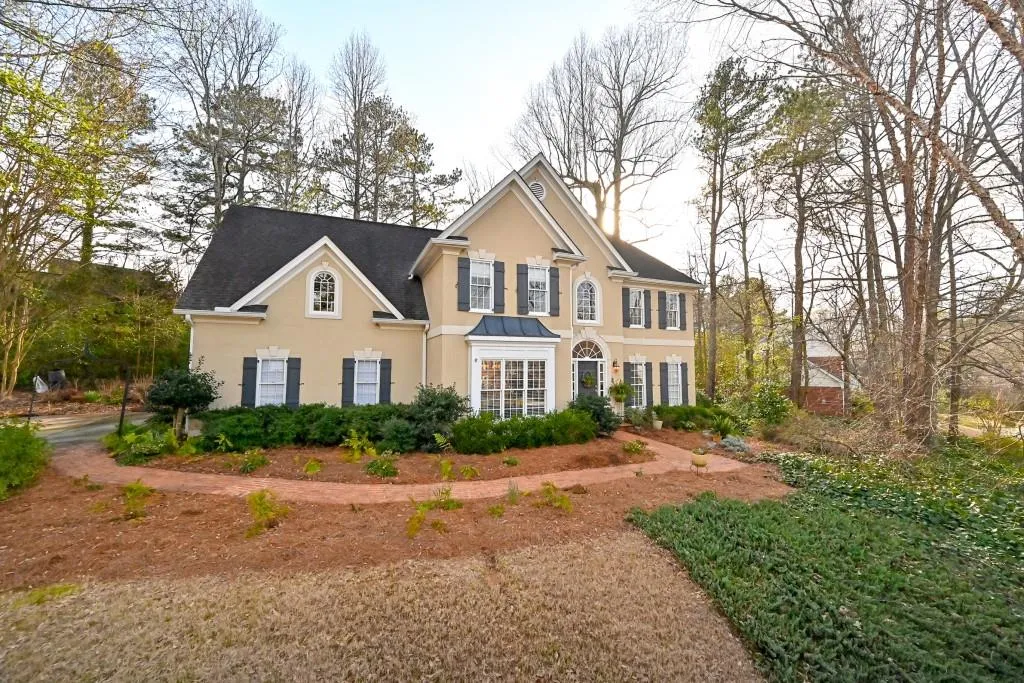 6745 Lisa Lane, Sandy Springs, Georgia 30338, 4 Bedrooms Bedrooms, ,4 BathroomsBathrooms,Residential,Sold,6745 Lisa Lane,6691259