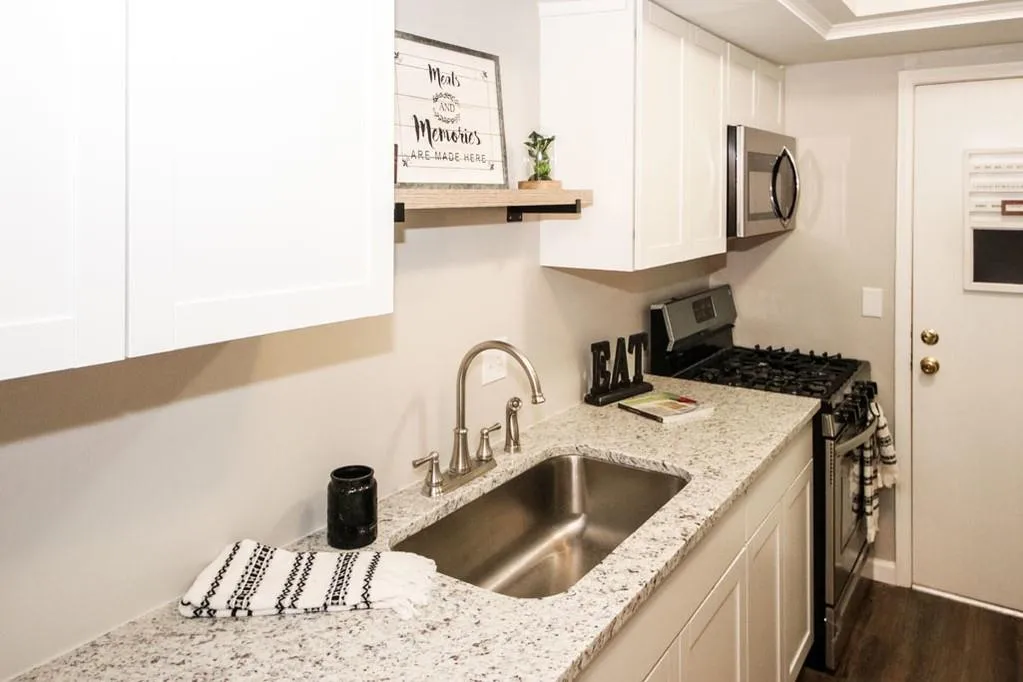 6851 Roswell Road Unit F-28, Sandy Springs, Georgia 30328, 2 Bedrooms Bedrooms, ,2 BathroomsBathrooms,Residential,Sold,6851 Roswell Road Unit F-28,6619831