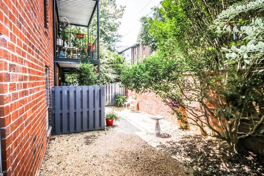 6851 Roswell Road Unit F-28, Sandy Springs, Georgia 30328, 2 Bedrooms Bedrooms, ,2 BathroomsBathrooms,Residential,Sold,6851 Roswell Road Unit F-28,6619831