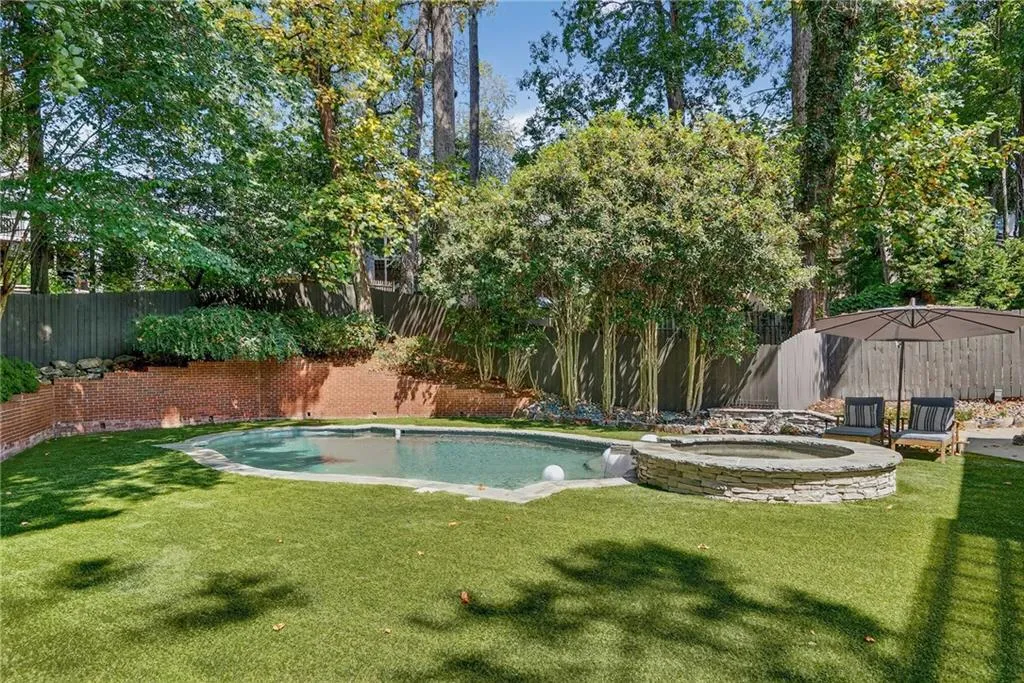 696 Greystone Park Ne, Atlanta, Georgia 30324, 5 Bedrooms Bedrooms, ,3 BathroomsBathrooms,Residential,For Sale,696 Greystone Park Ne,7631508