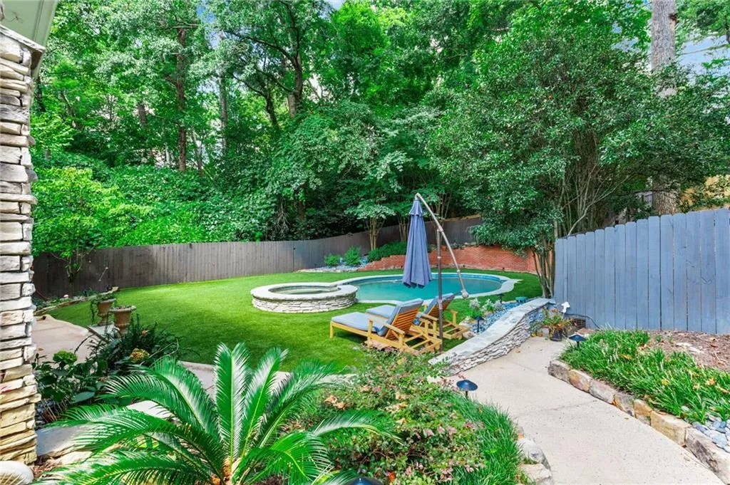 696 Greystone Park Ne, Atlanta, Georgia 30324, 5 Bedrooms Bedrooms, ,3 BathroomsBathrooms,Residential,For Sale,696 Greystone Park Ne,7631508