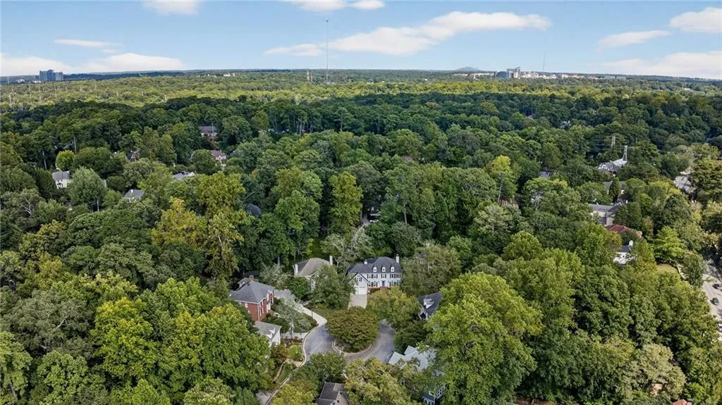696 Greystone Park Ne, Atlanta, Georgia 30324, 5 Bedrooms Bedrooms, ,3 BathroomsBathrooms,Residential,For Sale,696 Greystone Park Ne,7631508