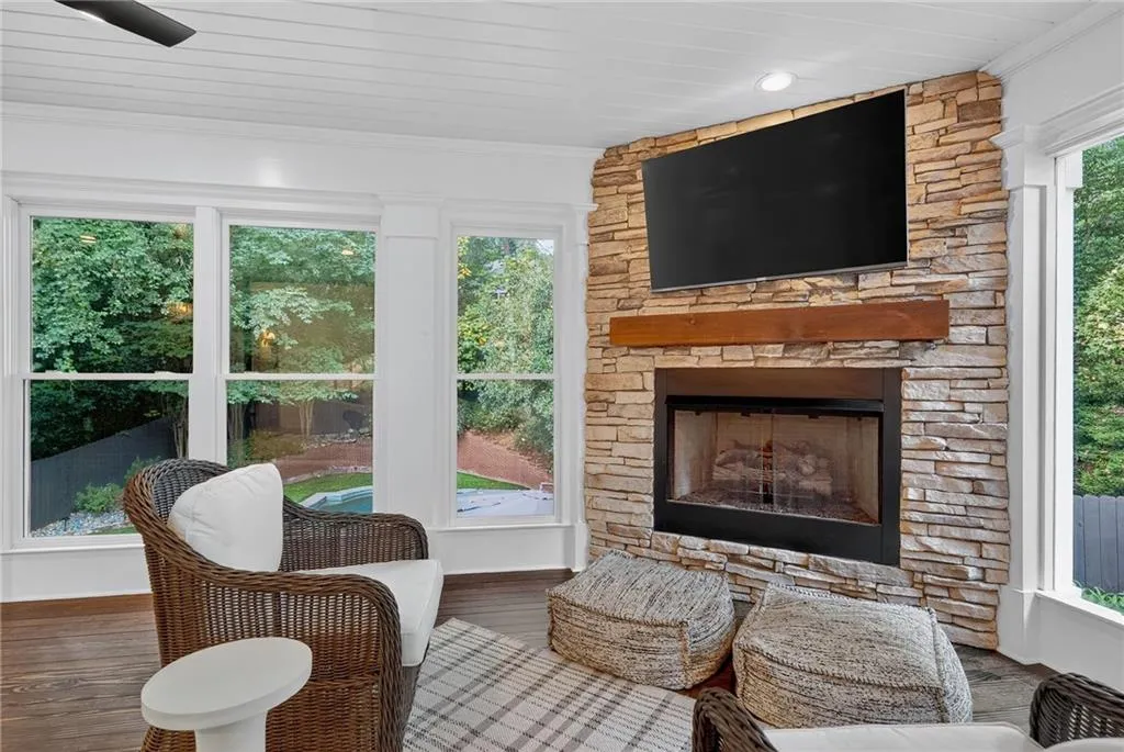 696 Greystone Park Ne, Atlanta, Georgia 30324, 5 Bedrooms Bedrooms, ,3 BathroomsBathrooms,Residential,For Sale,696 Greystone Park Ne,7631508