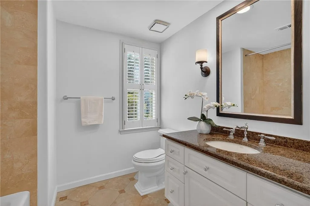 696 Greystone Park Ne, Atlanta, Georgia 30324, 5 Bedrooms Bedrooms, ,3 BathroomsBathrooms,Residential,For Sale,696 Greystone Park Ne,7631508