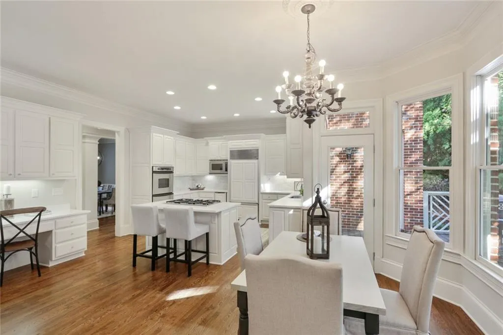 245 High Point Walk, Atlanta, Georgia 30342, 5 Bedrooms Bedrooms, ,5 BathroomsBathrooms,Residential,Sold,245 High Point Walk,6953199