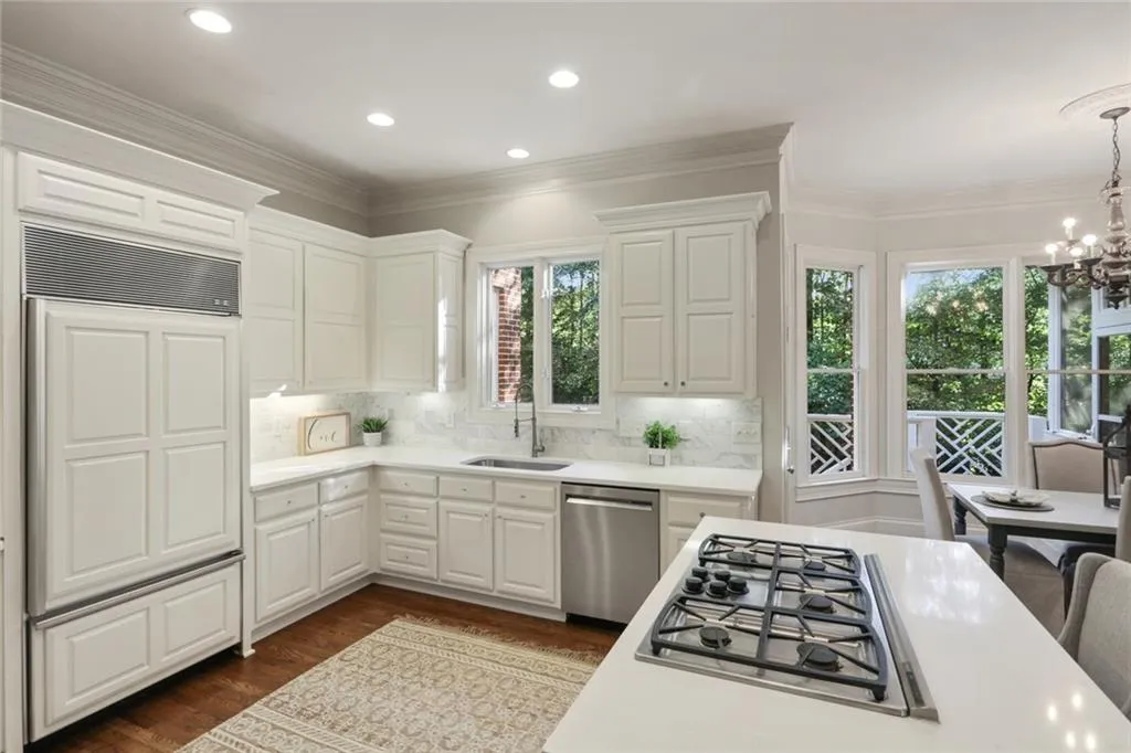 245 High Point Walk, Atlanta, Georgia 30342, 5 Bedrooms Bedrooms, ,5 BathroomsBathrooms,Residential,Sold,245 High Point Walk,6953199