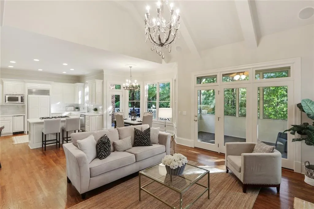 245 High Point Walk, Atlanta, Georgia 30342, 5 Bedrooms Bedrooms, ,5 BathroomsBathrooms,Residential,Sold,245 High Point Walk,6953199