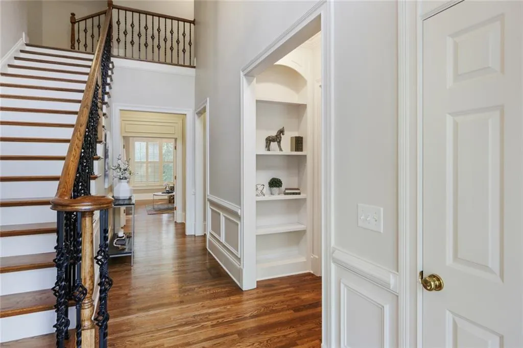 245 High Point Walk, Atlanta, Georgia 30342, 5 Bedrooms Bedrooms, ,5 BathroomsBathrooms,Residential,Sold,245 High Point Walk,6953199